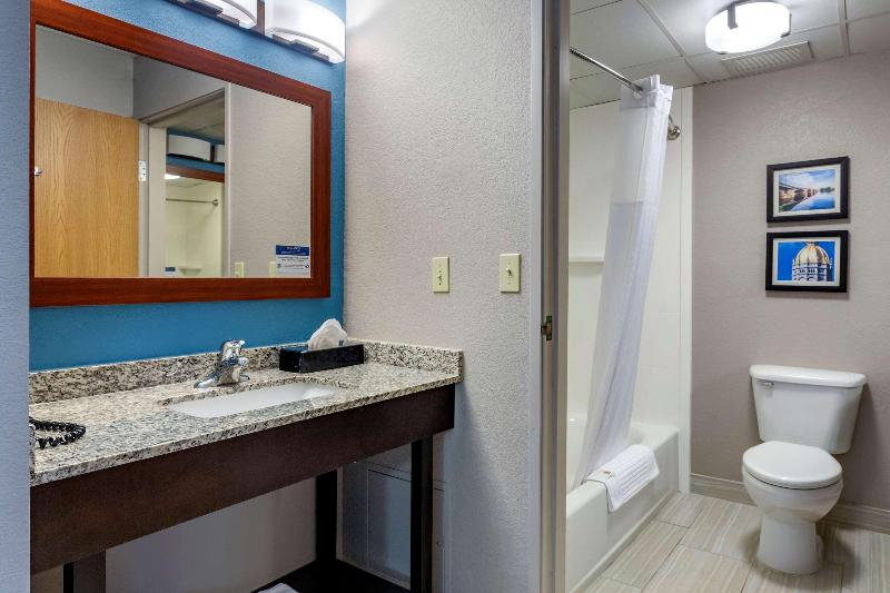 Comfort Inn Griswold image