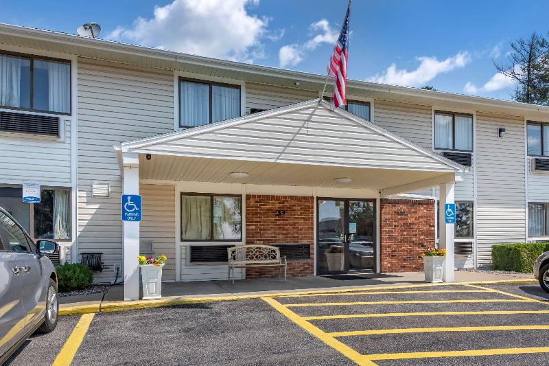 QUALITY INN Sanford image