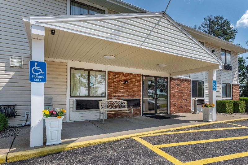 QUALITY INN Sanford image