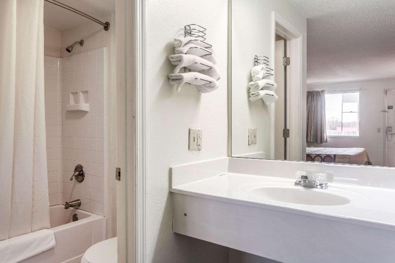 Rodeway Inn image