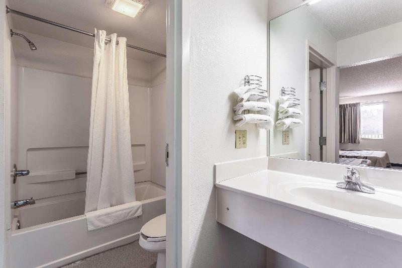 Rodeway Inn image