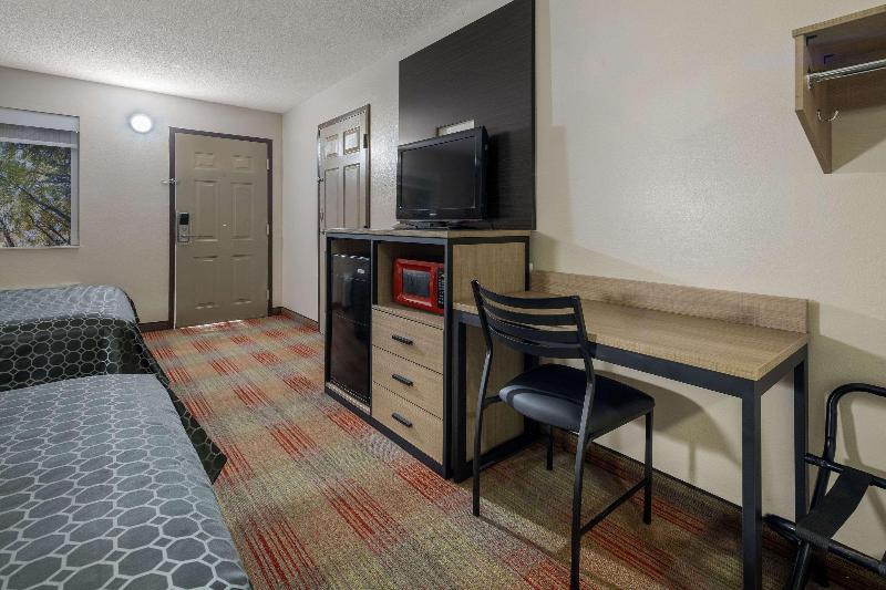 Rodeway Inn image