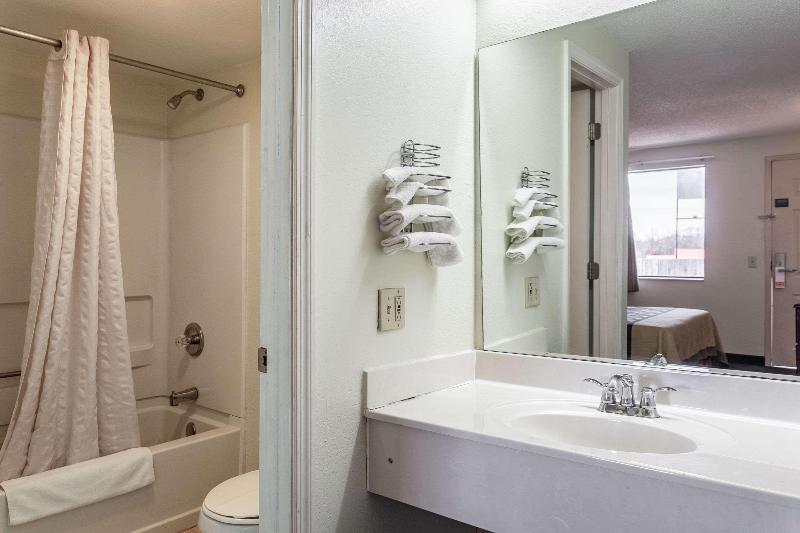 Rodeway Inn image