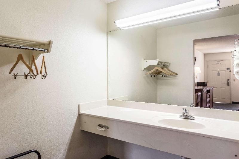 Rodeway Inn image