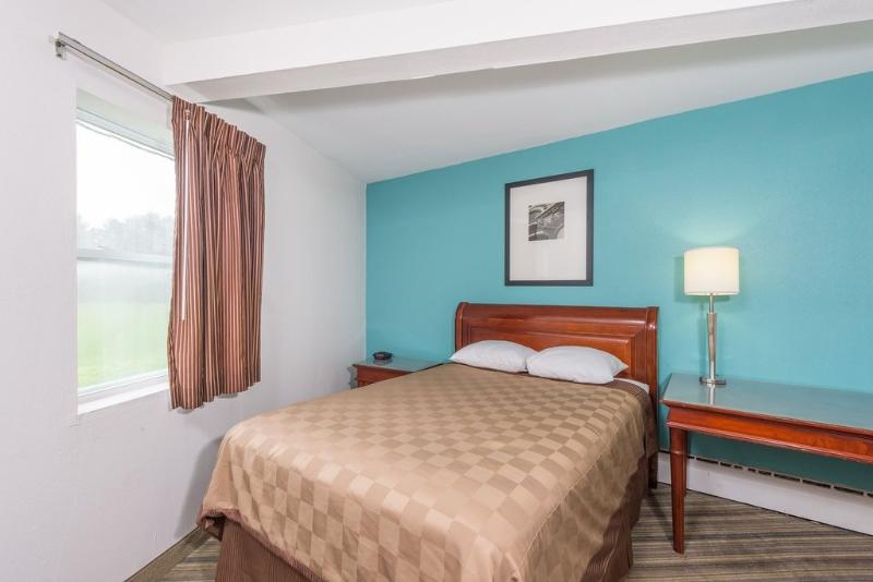 Rodeway Inn Pittsfield image 3
