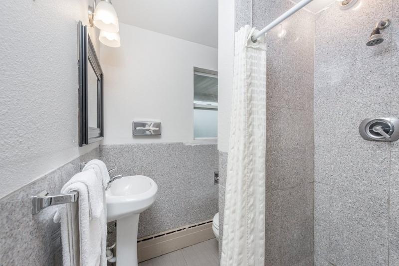 Rodeway Inn Pittsfield image 6