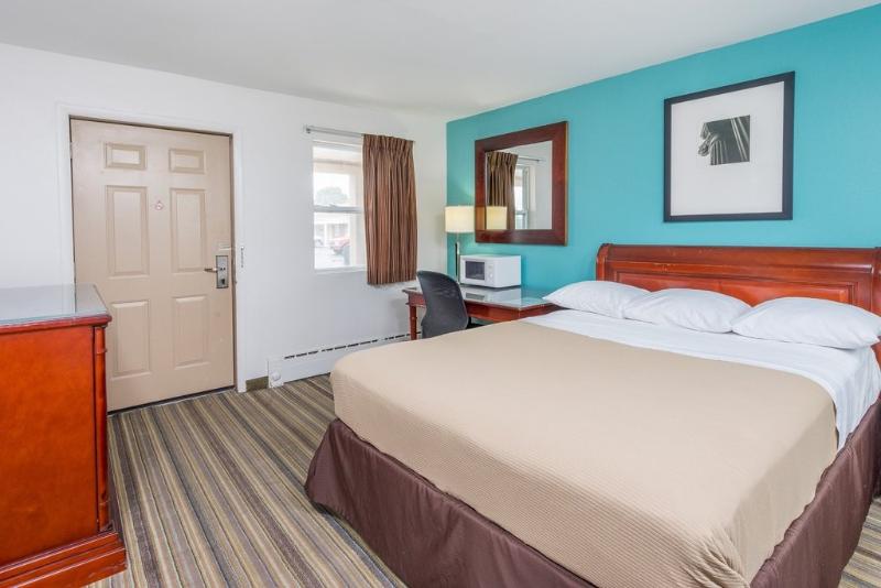 Rodeway Inn Pittsfield image 4