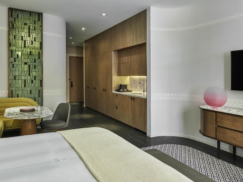 SLS LUX Brickell image