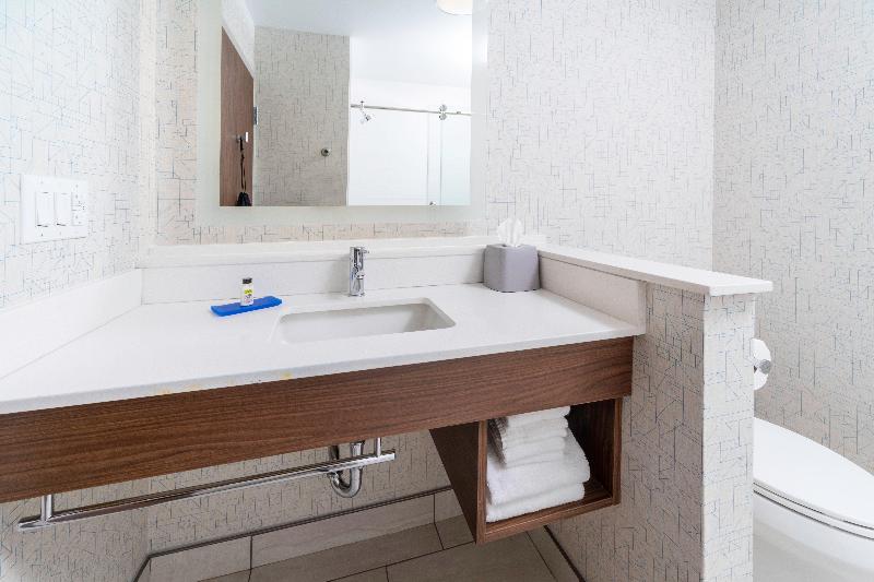 Holiday Inn Express & Suites Brevard - City Center photo 18