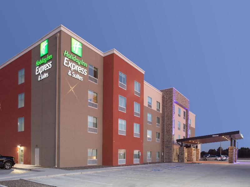 Holiday Inn Express & Suites Goodland I-70 By IHG image