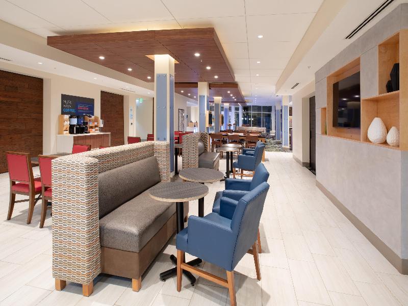Holiday Inn Express & Suites Goodland I-70 By IHG image