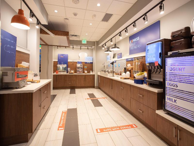 Holiday Inn Express & Suites Goodland I-70 By IHG image
