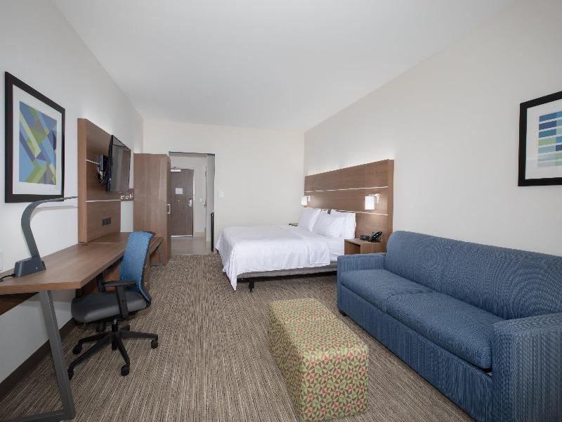 Holiday Inn Express & Suites Goodland I-70 By IHG image