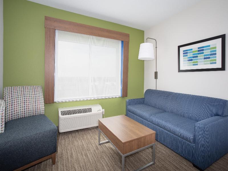Holiday Inn Express & Suites Goodland I-70 By IHG image