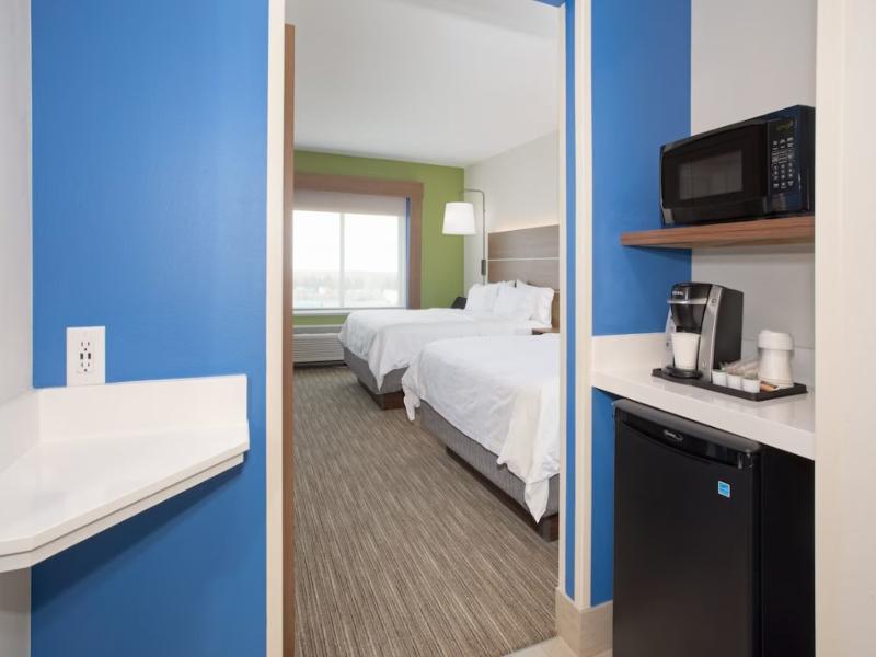 Holiday Inn Express & Suites Goodland I-70 By IHG image