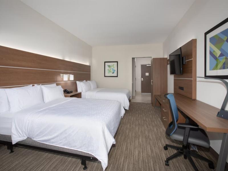 Holiday Inn Express & Suites Goodland I-70 By IHG image