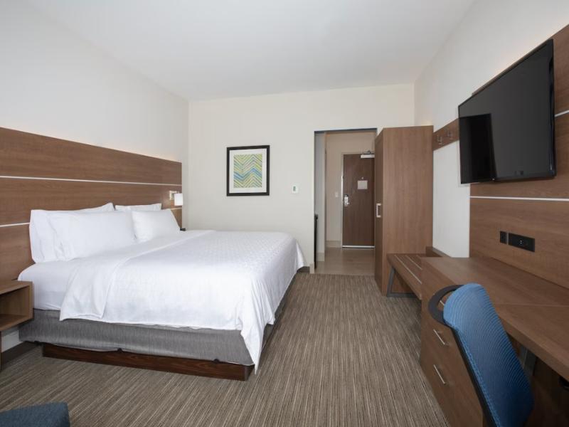 Holiday Inn Express & Suites Goodland I-70 By IHG image