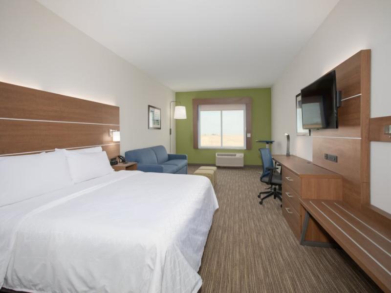 Holiday Inn Express & Suites Goodland I-70 By IHG image