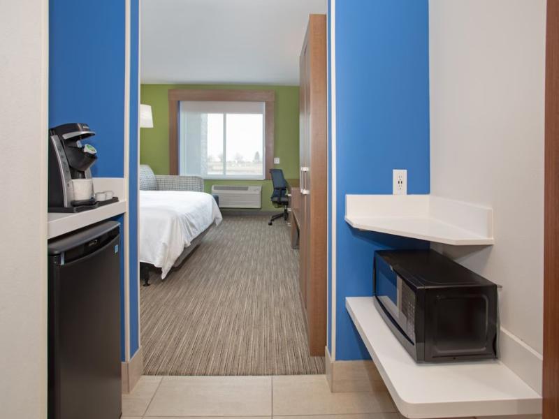 Holiday Inn Express & Suites Goodland I-70 By IHG image
