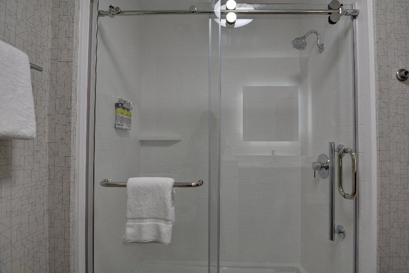 Holiday Inn Express and Suites Greenville - Taylor image