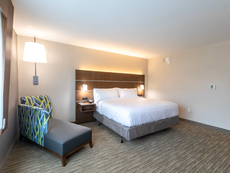 Holiday Inn Express and Suites Greenville - Taylor image