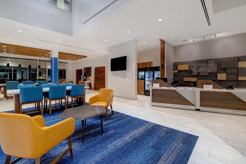 Holiday Inn Express and Suites GLENDALE DOWNTOWN - Image 1