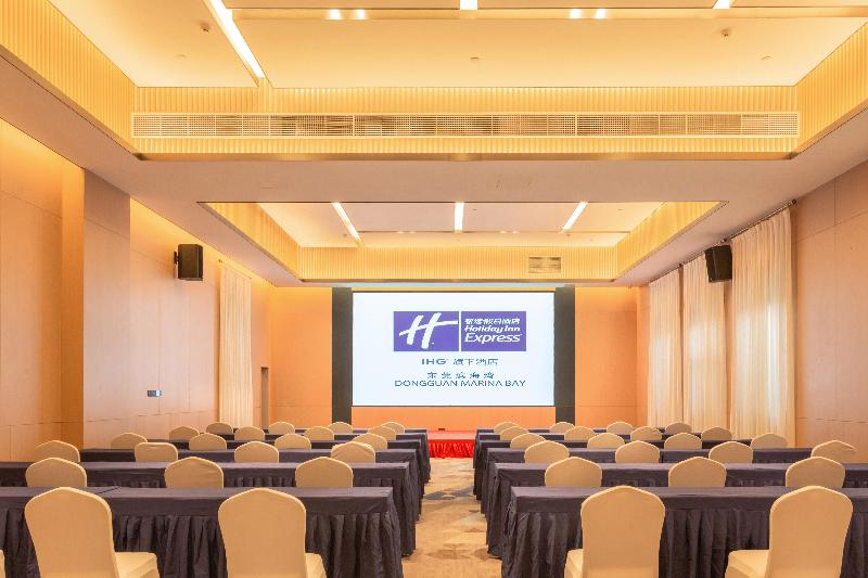 Holiday Inn Express Dongguan Marina Bay image