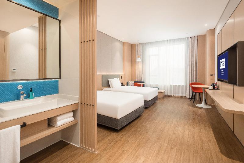 Holiday Inn Express Dongguan Marina Bay image