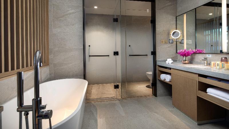 Holiday Inn Batang image 2