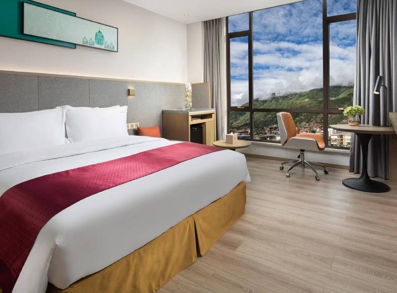 Holiday Inn Batang image