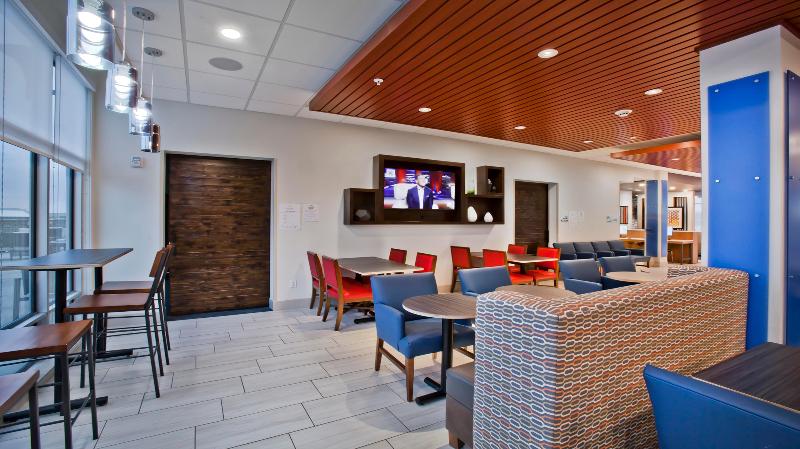 Holiday Inn Express & Suites ​Green River​ By IHG image