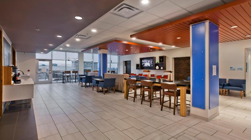 Holiday Inn Express & Suites ​Green River​ By IHG image