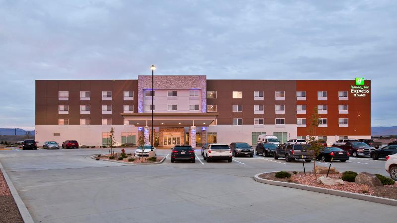 Holiday Inn Express & Suites ​Green River​ By IHG image