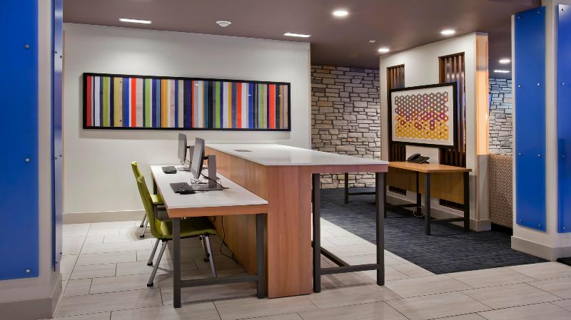 Holiday Inn Express & Suites ​Green River​ By IHG image