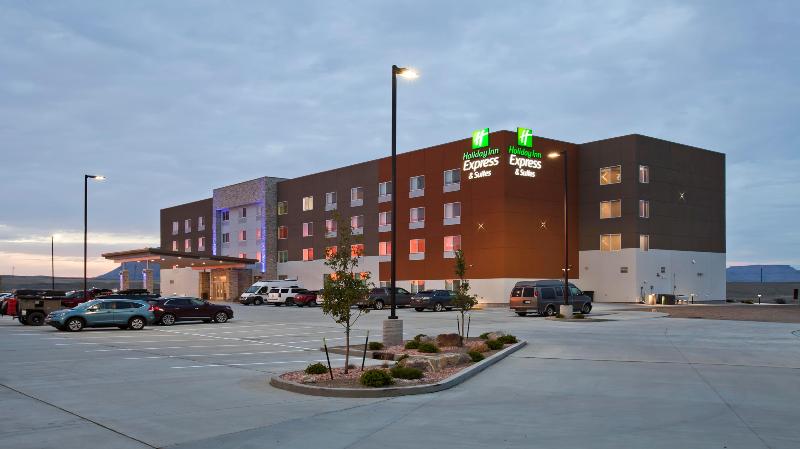 Holiday Inn Express & Suites ​Green River​ By IHG image
