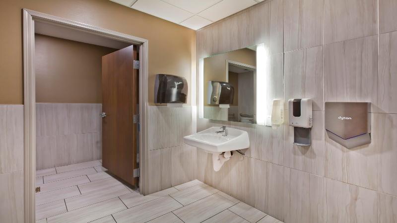 Holiday Inn Express & Suites ​Green River​ By IHG image