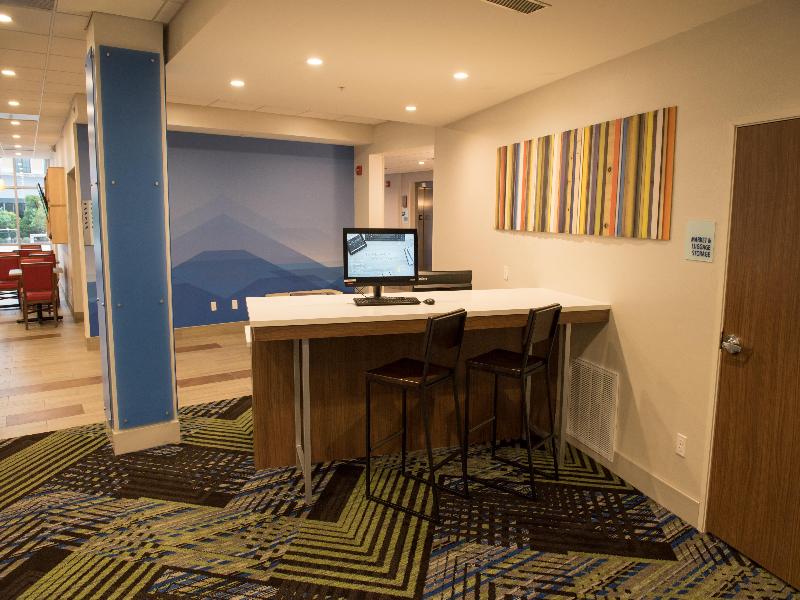 Holiday Inn Express Suites Dayton North Vandalia image