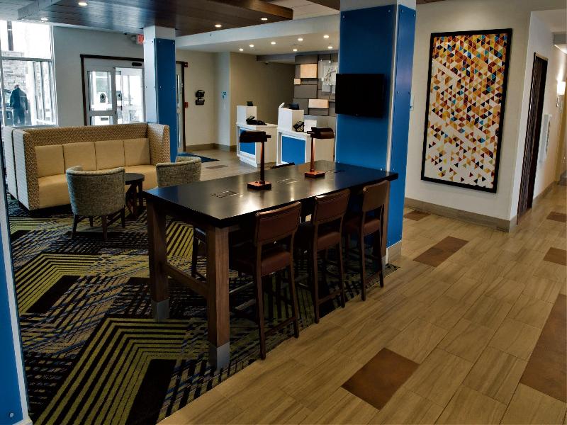 Holiday Inn Express Suites Dayton North Vandalia image