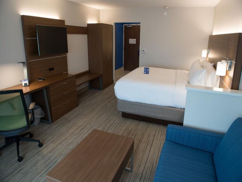 Holiday Inn Express Suites Dayton North Vandalia image