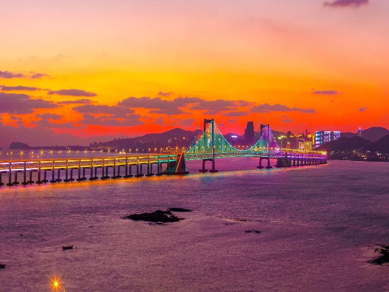 Crowne Plaza Dalian Xinghai image