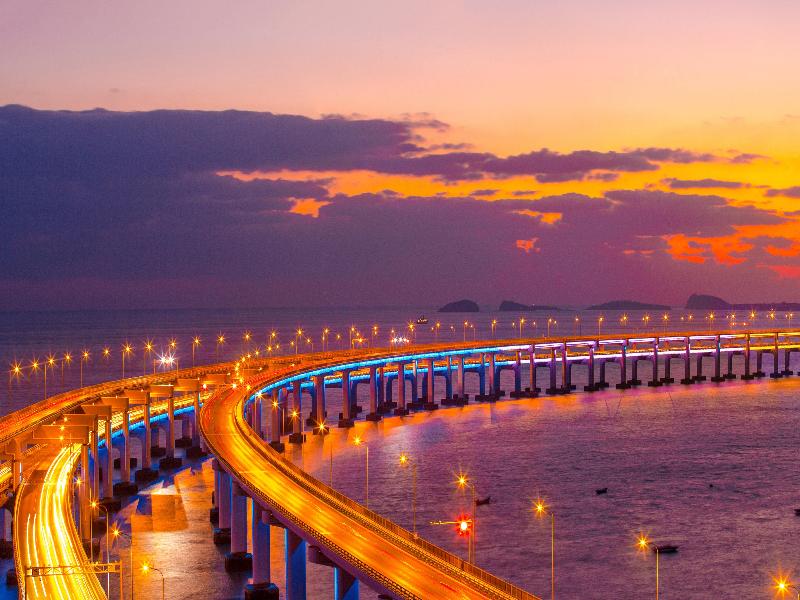 Crowne Plaza Dalian Xinghai image