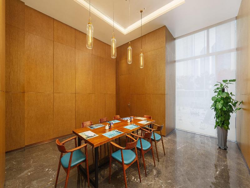 Crowne Plaza Dalian Xinghai image