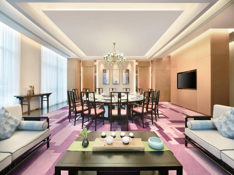 Crowne Plaza Dalian Xinghai image