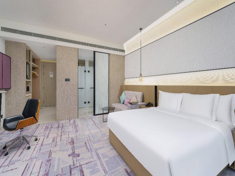 Crowne Plaza Dalian Xinghai image