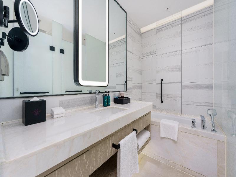Crowne Plaza Dalian Xinghai image