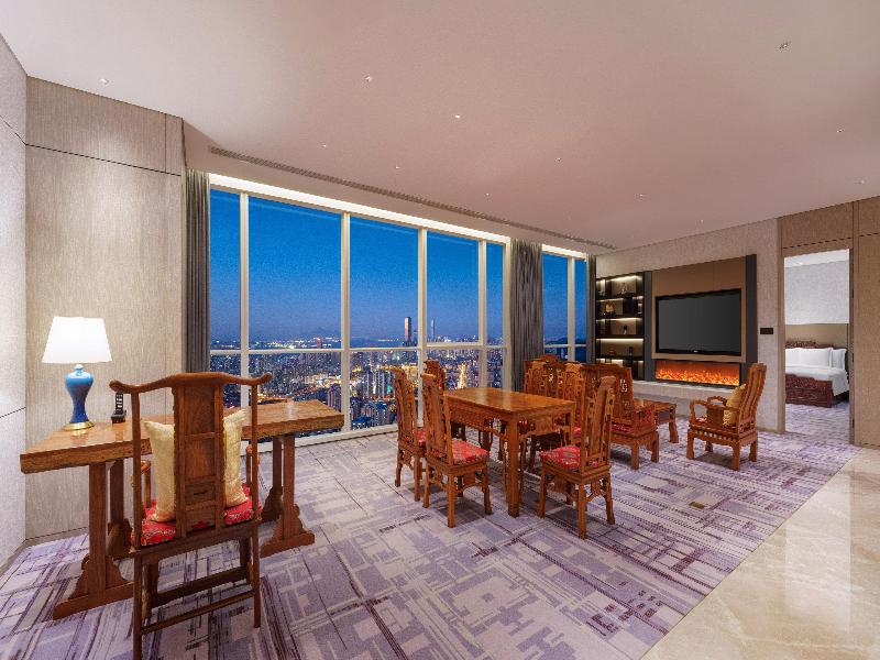 Crowne Plaza Dalian Xinghai image