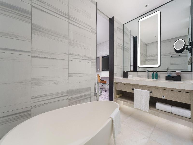 Crowne Plaza Dalian Xinghai image
