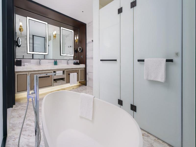 Crowne Plaza Dalian Xinghai image