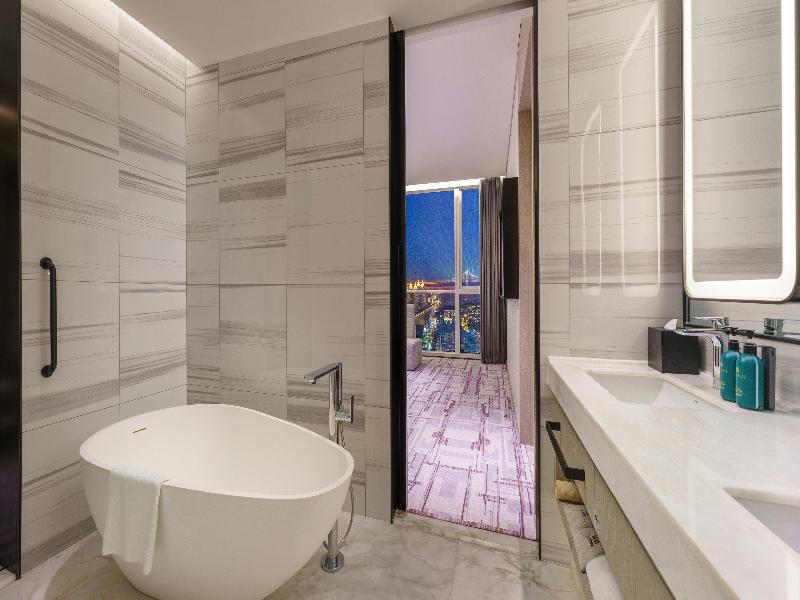 Crowne Plaza Dalian Xinghai image