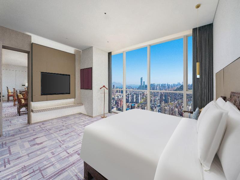 Crowne Plaza Dalian Xinghai image